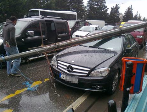 İstanbul'un göbeğinde inanılmaz kaza - Resim: 4