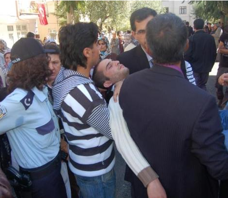 Türkiye şehitlerini böyle uğurladı - Resim: 4