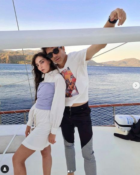Eşine fotoğraflarını çektirdi: Cansel Elçin'in Bodrum tatilinden eğlenceli görüntüleri - Resim: 1
