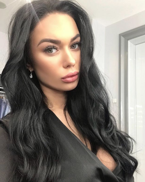 Müstehcen paylaşımları yüzünden takipçileriyle başı dertte  - Resim: 4