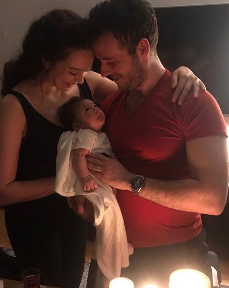 Azra Akın bebeğinin fotoğrafını ilk kez paylaştı! Takipçileri beğeni yağmuruna tuttu - Resim: 3