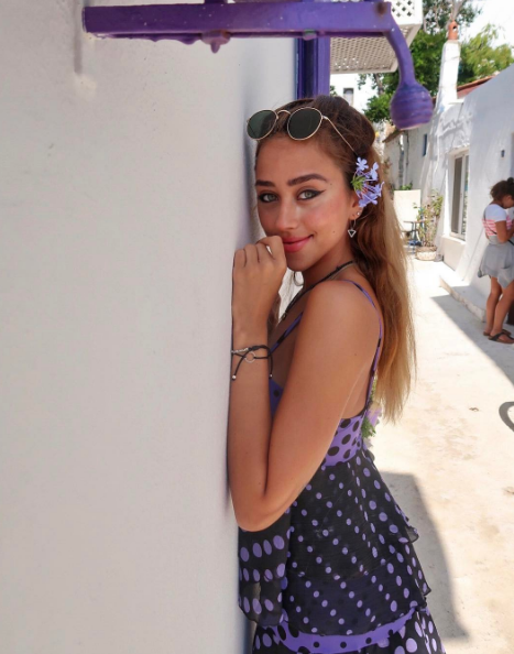 Babanın göğüsleri senden büyük denildi Zeynep Alkan çıldırdı! - Resim: 4