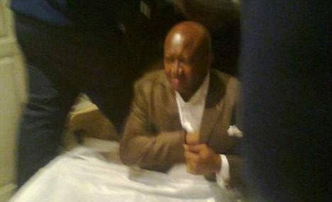 Bakan zina yaparken yakalandı - Resim: 2