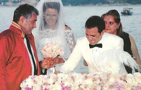 Abdullah Kavukçu eşi kimdir İlkin Öndeş kaç yaşında mesleği nedir? - Resim: 1