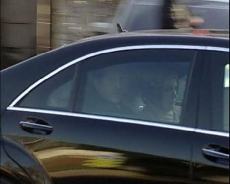 2. ameliyat sonrası ilk kez dışarı çıktı - Resim: 1