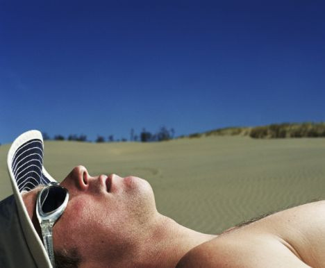 Güneşten korunma yönteminiz hangisi?  - Resim: 2