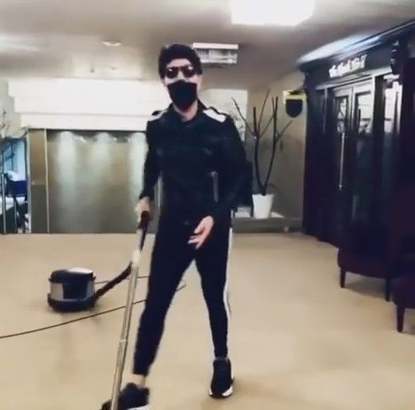 Yılmaz Morgül, kaldığı otelin yerlerini süpürdü! Emekçi Morgül bu anları videoya aldı - Resim: 3