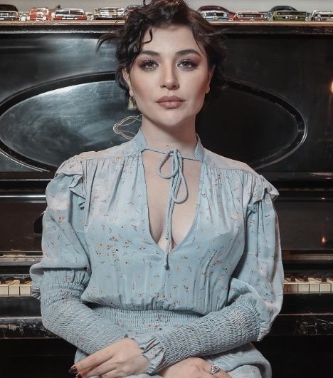 Defne Samyeli bikini sezonunu açtı! Görenler 'Kim der ki 50 yaşında' dedi - Resim: 3