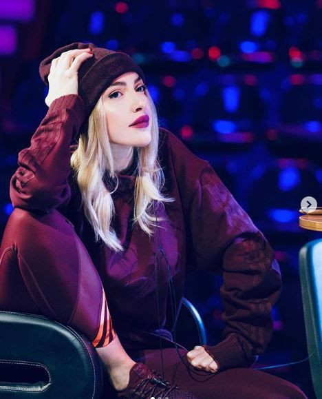 Hadise yasak sonrası sokağa çıktı! Paylaştığı pozlar olay oldu - Resim: 1