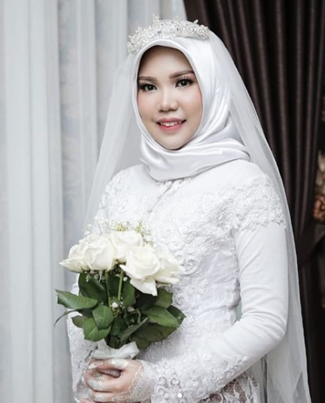 Damat olmadan düğün fotoğrafı çektirdi sebebi yürek yaktı.. - Resim: 1