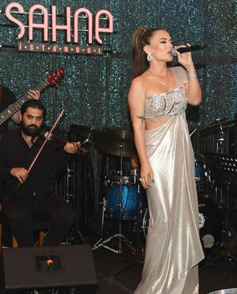 Demet Akalın Survivor Anlat Bakalım'a davet edilmedi! Acun Ilıcalı'ya resti çekti - Resim: 2