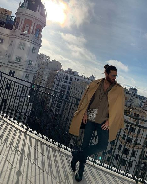 Barışma sinyali verdi! Can Yaman eski sevgilisi Demet Özdemir'i unutamadı - Resim: 4