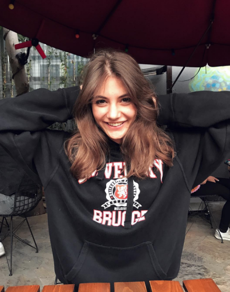 Ufak Tefek Cinayetler Gökçe Bahadır'ın gençliği Büşra Gündüz'e bakın - Resim: 4