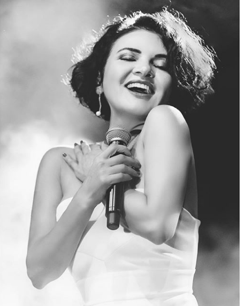 Konya'da sahne alan Göksel kötü günleri Mevlana sayesinde atlatmış - Resim: 2