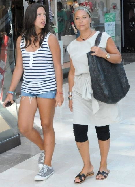 Hülya Avşar kızının okul parası için yalısını kiraya verdi! - Resim: 2