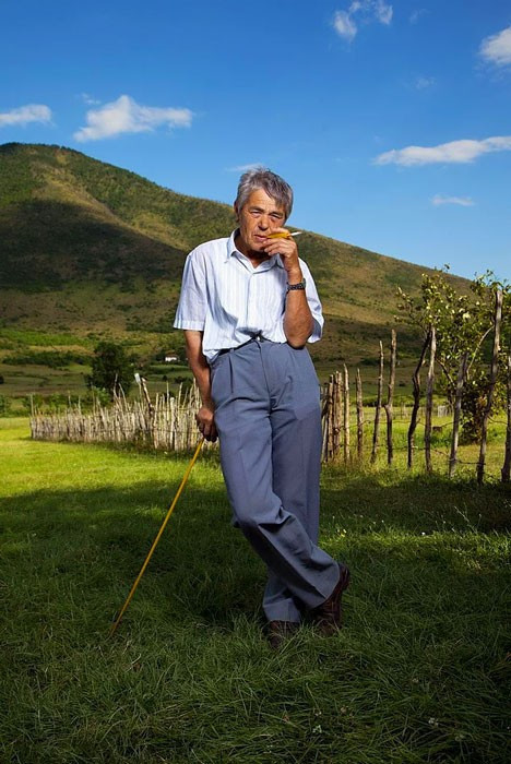 Fotoğraftaki adamlar aslında kadın! Üstelik de bakireler - Resim: 1