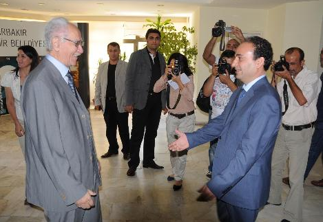 Burkay'dan hükümete eleştiri - Resim: 1