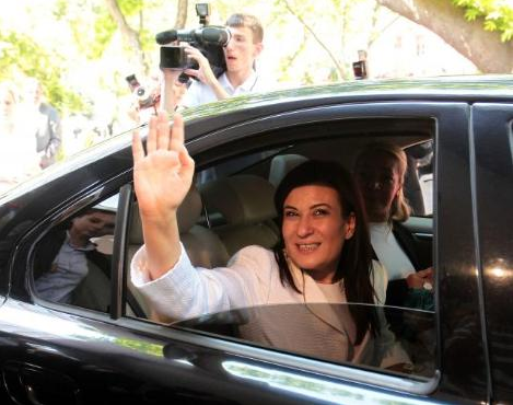 Nimet Çubukçu gözyaşlarını tutamadı - Resim: 3