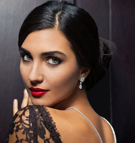 Tuba Büyüküstün'ün makyajsız hali - Resim: 4