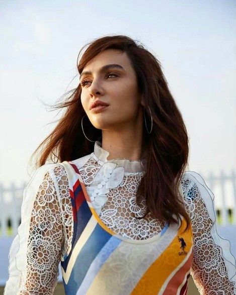 Birce Akalay'ın yeni aşkı yatak pozuyla ifşa oldu! Bakın o isim kim - Resim: 2