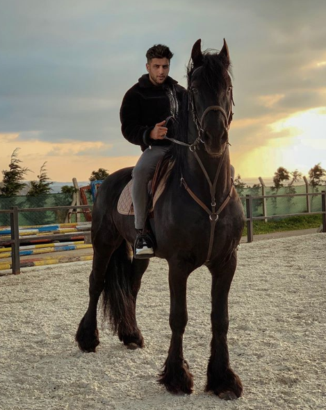 Ela şarkısıyla ortalığı titreten Reynmen konser verecek! Loca fiyatları rekor paraya satıldı - Resim: 2