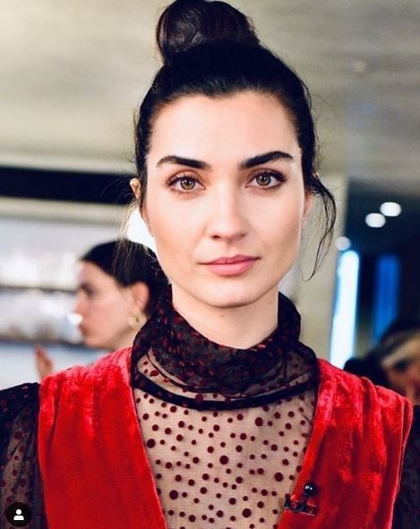 Tuba Büyüküstün YouTube kanalında güzellik itirafıyla herkesi şaşırttı! - Resim: 4