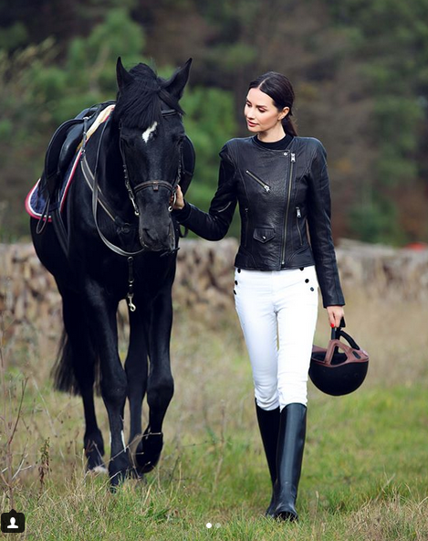 Yasemin Özilhan eşi İzzet Özilhan ile apar topar döndü hastalığı... - Resim: 3
