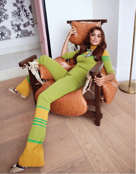 Hande Erçel ayağında servet taşıyor ayakkabısının fiyatı dudak uçuklattı - Resim: 1