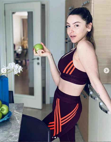 Hadise mor renkli spor kıyafeti pozuyla Instagram'ı yıktı geçti Beğeni butonu çöktü - Resim: 3