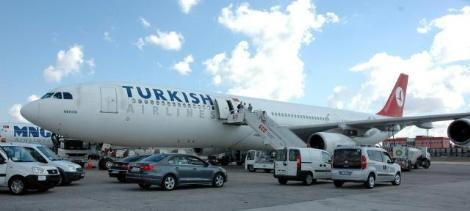 Heyeti taşıyan uçak bu hale geldi - Resim: 1