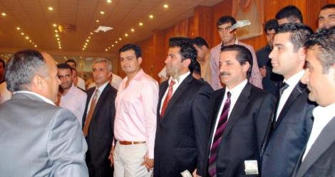 Bakan'ın başından aşağı dolar saçtılar! - Resim: 4