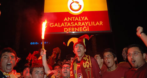 Cimbom taraftarı çıldırdı - Resim: 4