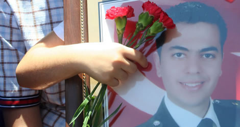 Şehitlerimize en acı veda - Resim: 2