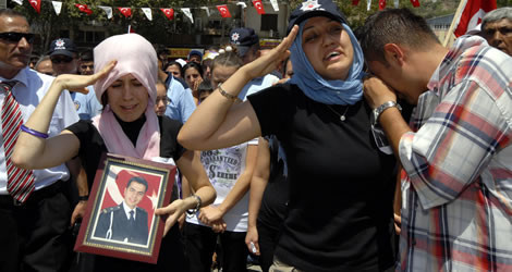 Şehitlerimize en acı veda - Resim: 3