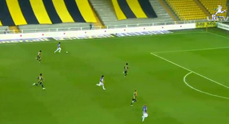 Fatih Tekke'den saç baş yolduran hata - Resim: 1