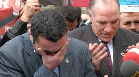 BBP önünde gözyaşları - Resim: 1