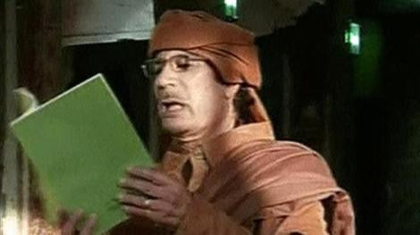 Kaddafi, bombaladığı halkın karşısına böyle çıktı - Resim: 3