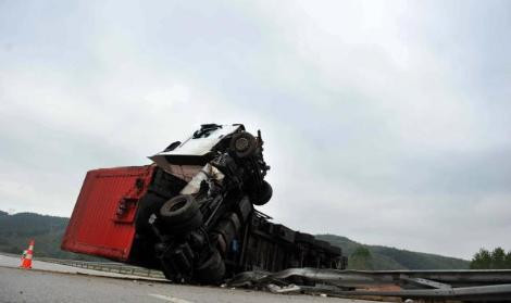 Akılalmaz kazadan mucize kurtuluş - Resim: 3