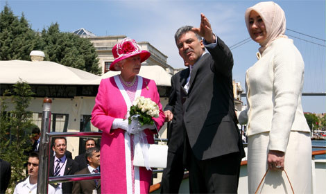 Kraliçe boğaza hayran kaldı - Resim: 2