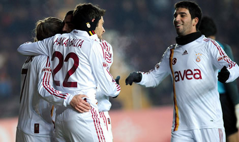 Galatasaray lider bitirdi - Resim: 3