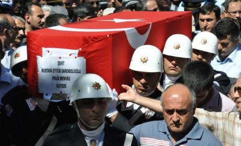 Şehit polise son görev! - Resim: 2