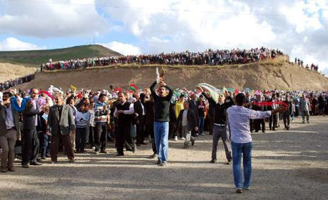 En uzun halay çekildi - Resim: 2