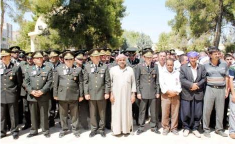 Urfa şehidini binlerce kişiyle uğurladı - Resim: 4