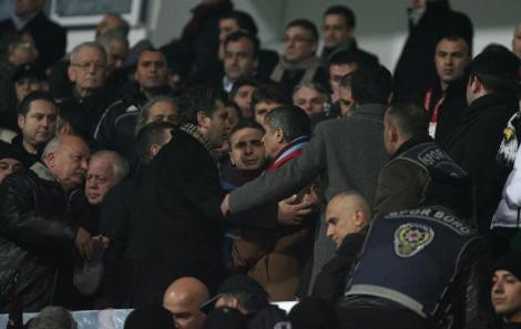 İnönü'de şeref tribünü karıştı - Resim: 4