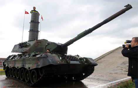 Askerden Leopard-1 şov - Resim: 2