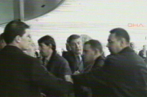 Korumalar kapıştı - Resim: 2