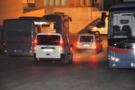 Metris'e böyle getirildiler! - Resim: 1