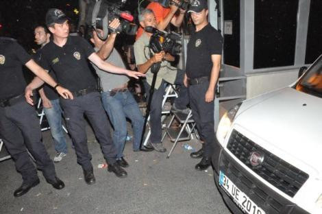 Metris'e böyle getirildiler! - Resim: 2