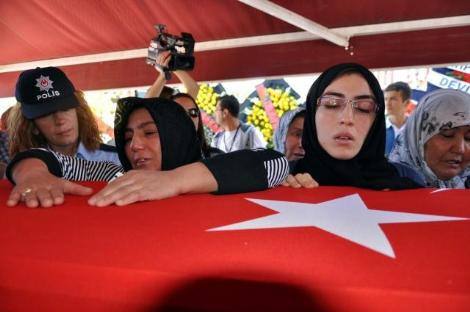 Şehit polise son görev! - Resim: 3