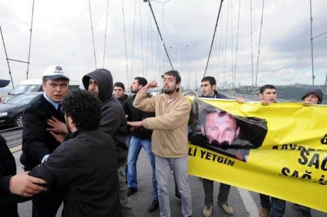 Boğaziçi Köprüsü fena karıştı - Resim: 4